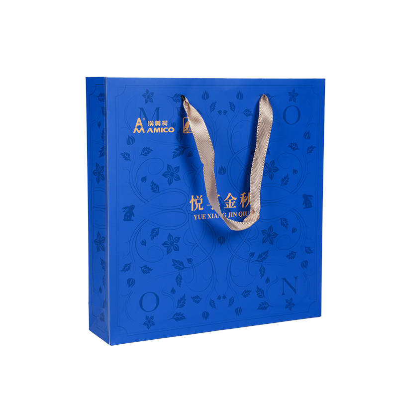 Bolsas de papel kraft verticales con temática navideña