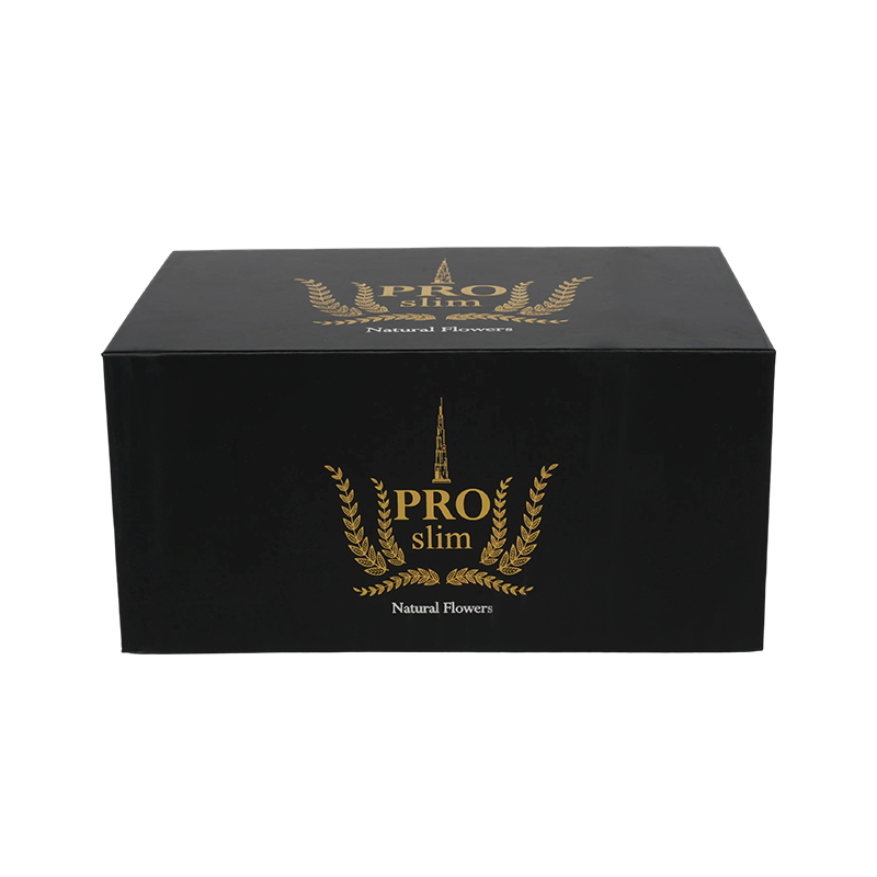 Caja de regalo plegable con cierre inferior, acabado en negro mate y estampado en lámina dorada